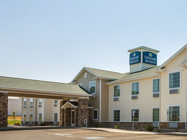 Cobblestone Inn & Suites