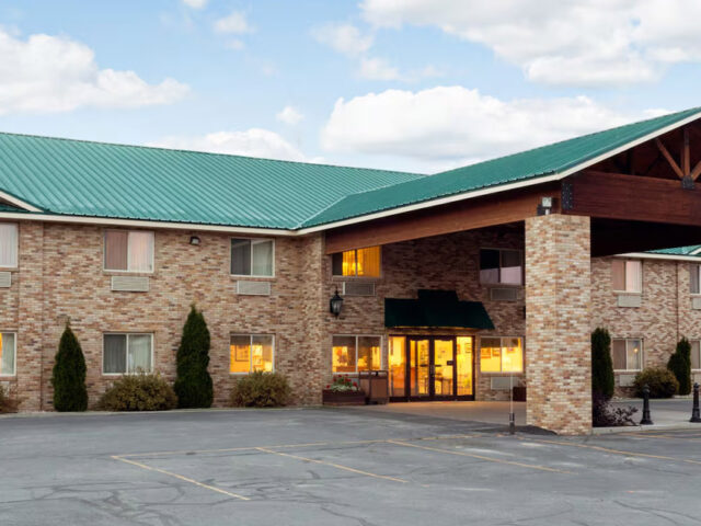 Super 8 - Montpelier