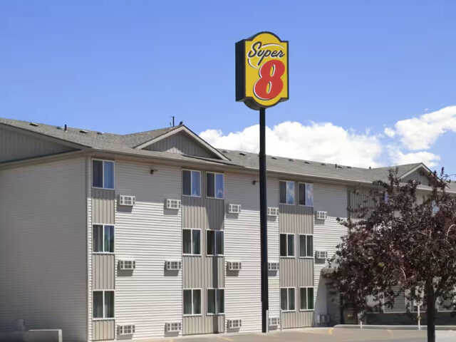 Super 8 - Pocatello