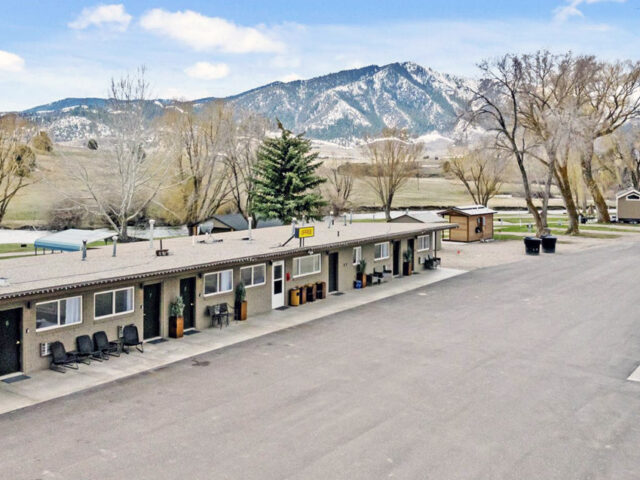 Lost Trail Motel and RV Resort